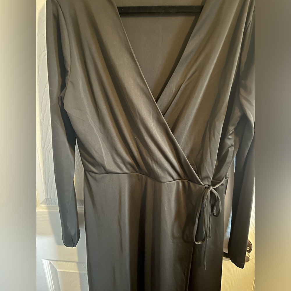 H&M Wrap Dress - Picture 2 of 3